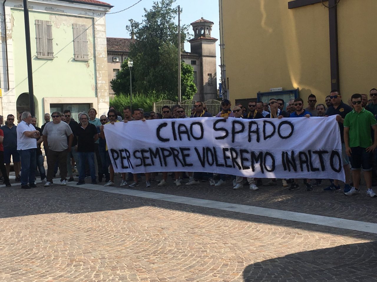 Folla a San Pietro per l’ultimo saluto a Spado