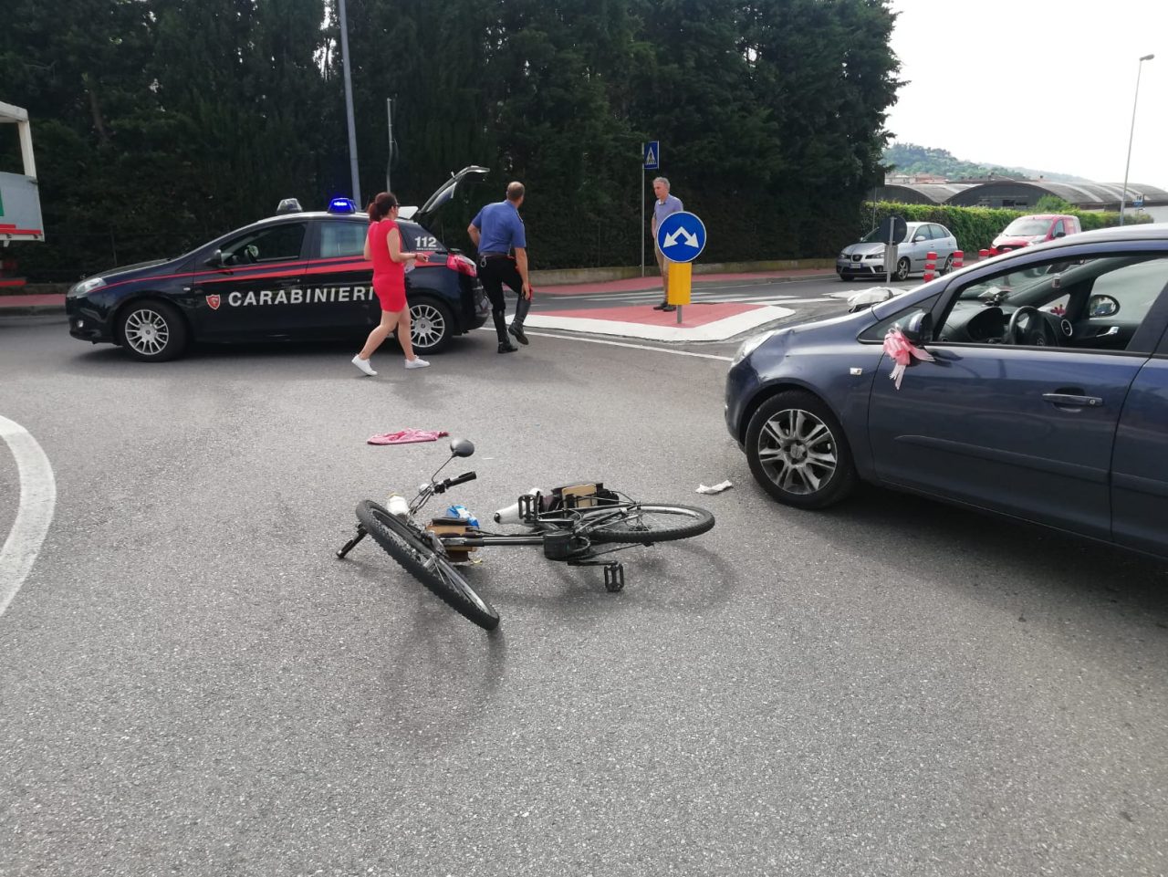 Anziano in bicicletta investito da un’auto nella Valdalpone FOTO