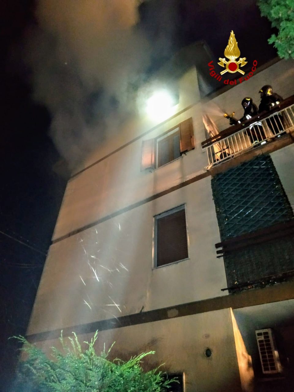 Incendio di un sottotetto a San Martino, salvato un ragazzo