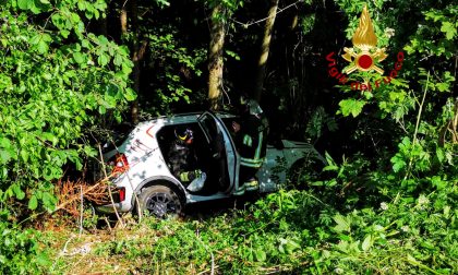 Sbanda e fa un volo di diversi metri, donna salvata dai vigili del fuoco FOTO