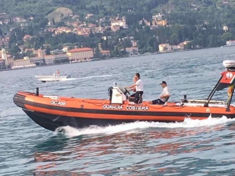 Giovane tenta il suicidio sul Lago di Garda