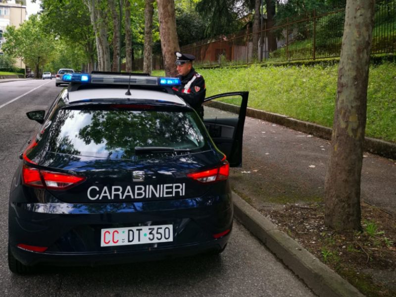 Cocaina ed eroina in casa, arrestata una donna a Verona