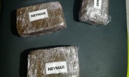 Villafranchese arrestato per spaccio, i panetti di droga erano "griffati" Neymar