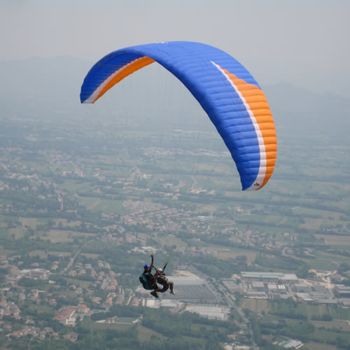 Incidente col parapendio, ricoverato in codice giallo