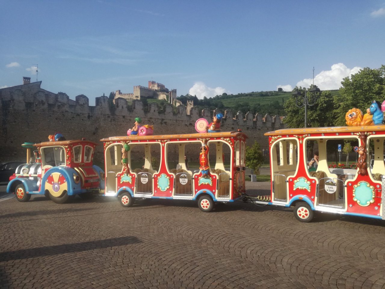 Soave: dal centro al castello in trenino