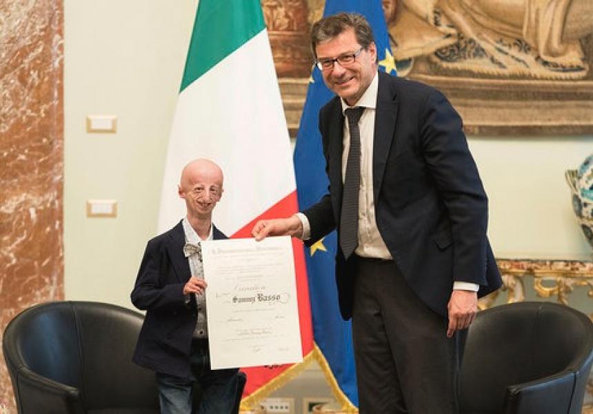 Sammy Basso riceve diploma di Cavaliere della Repubblica