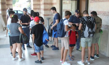 Disordini sul Garda: nuove misure di filtraggio alla stazione di Peschiera e controllo sulle spiagge