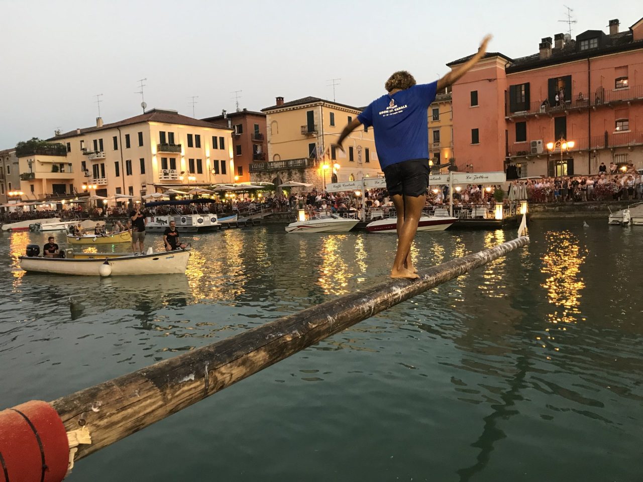 Antichi giochi sul canale a Peschiera