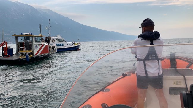 Sub tenta il record di immersione e muore sul Garda
