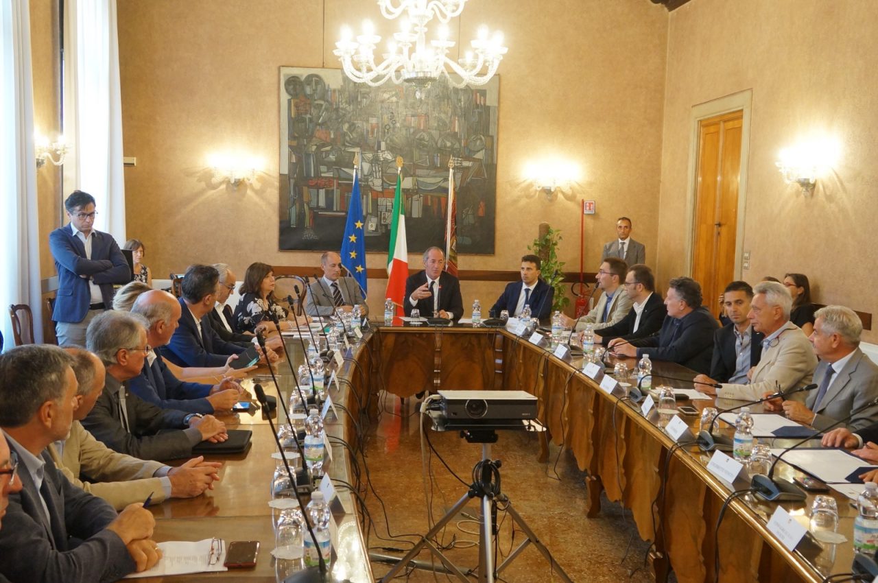 Firmato il protocollo tra Regione e parti sociali