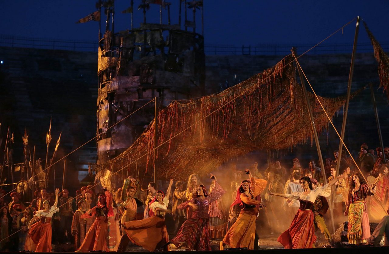 Fiesta hispanica con l’Arena di Verona sul monte Baldo