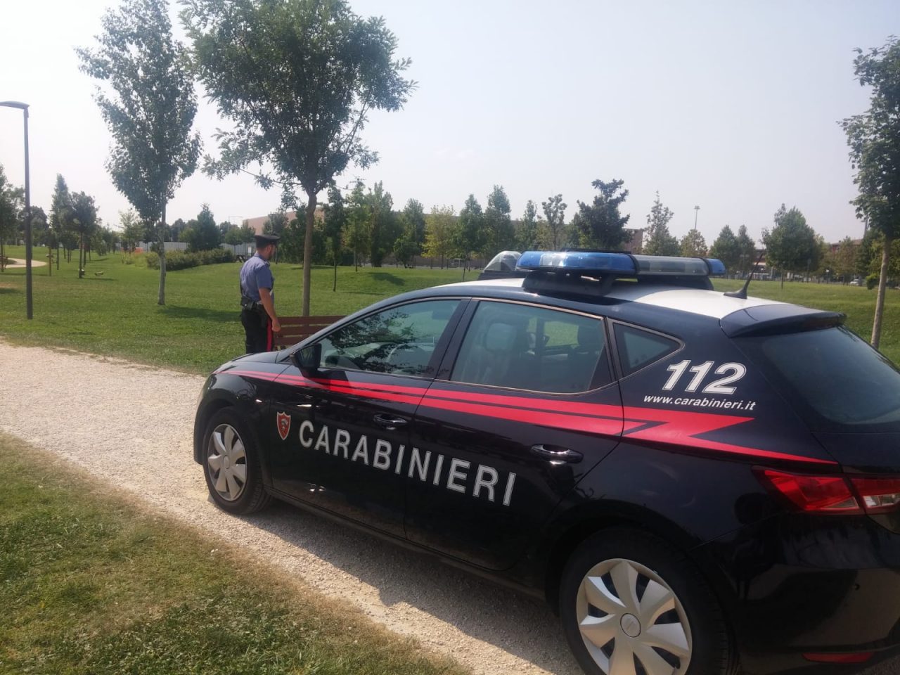 In quattro rapinano uno straniero, tutti arrestati