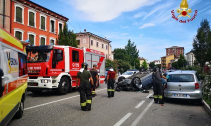 Auto ribaltata a San Martino: illeso il conducente FOTO