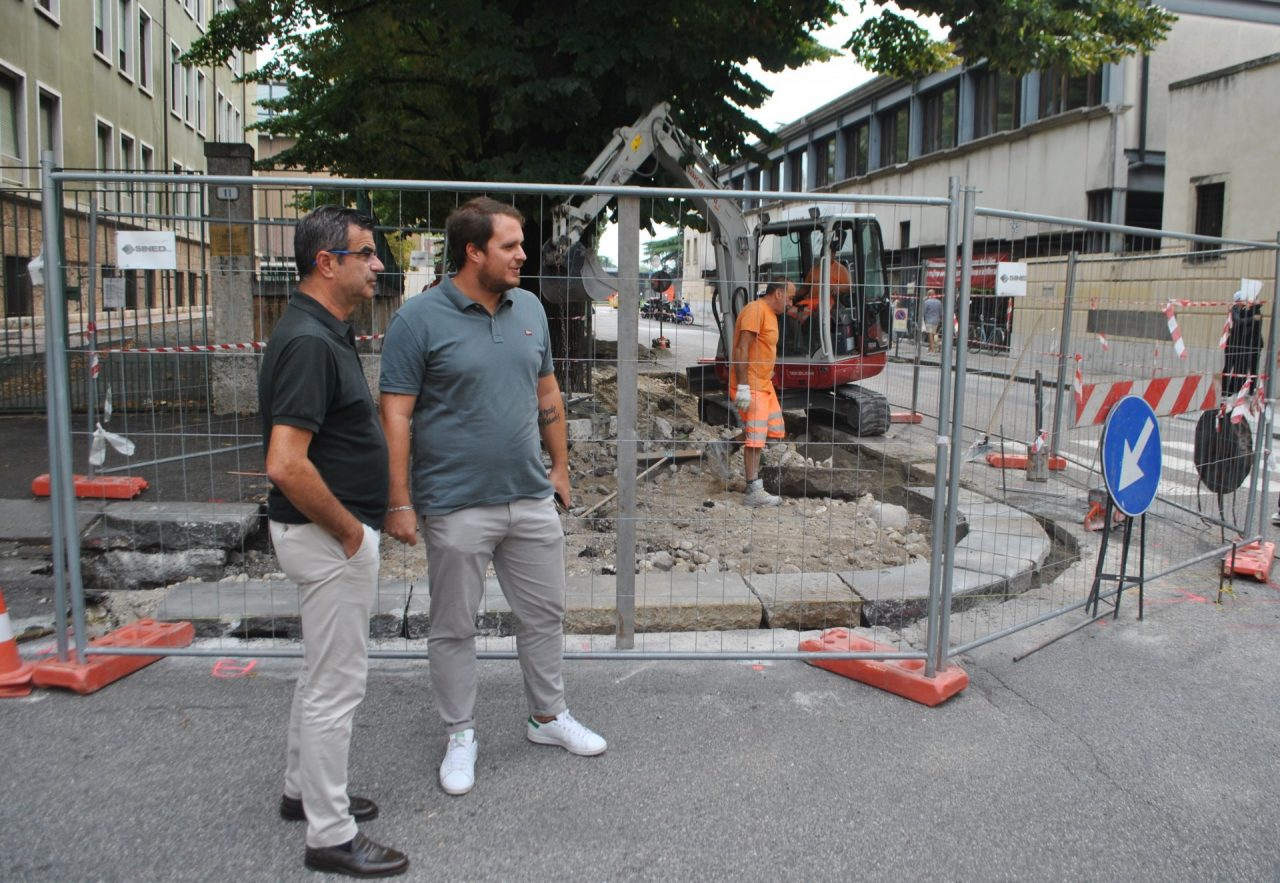 Procedono i lavori in zona universitaria