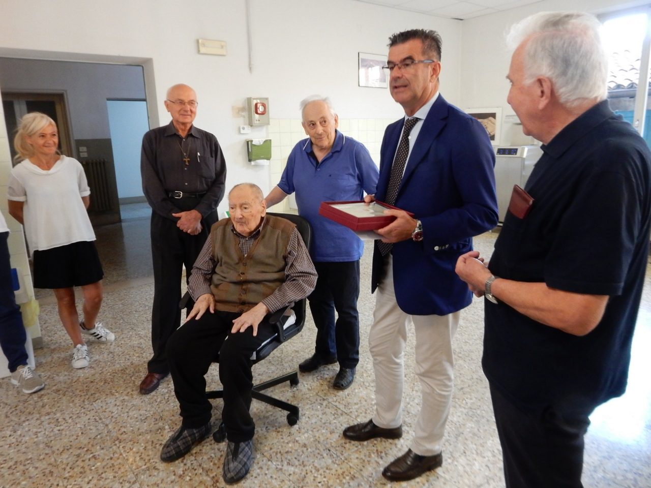 Don Bruno Bersan compie 100 anni l’unico sacerdote centenario a Verona