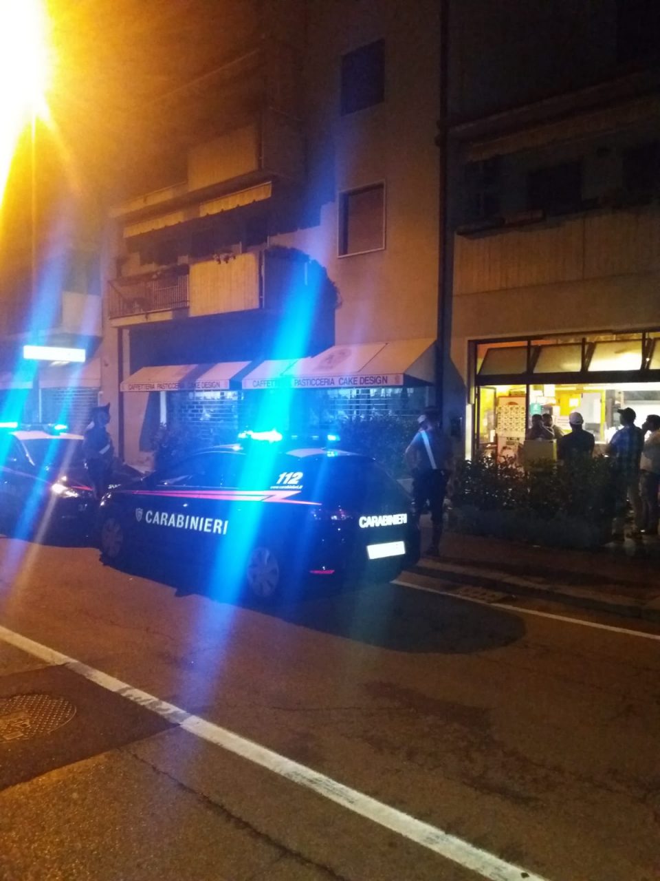 Mangiano e bevono a Verona ma scappano prima di pagare il conto