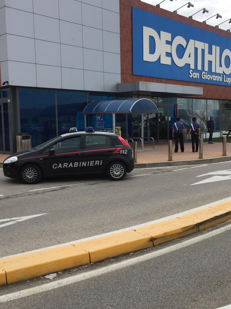 Ruba delle scarpe di marca da Decathlon, arrestasto