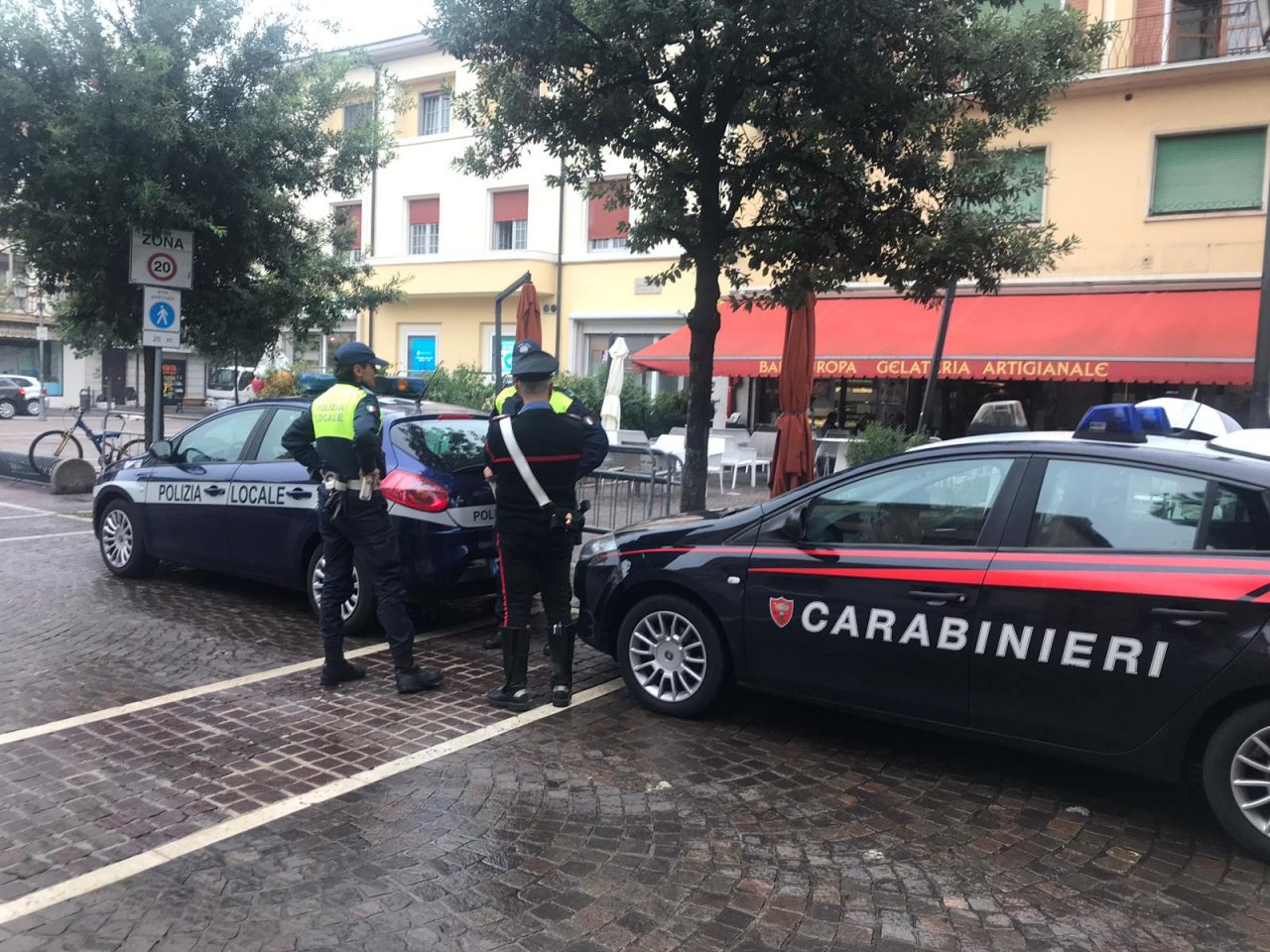 Sputi e calci ai Carabinieri dopo esser stato bloccato ad Artisti di strada a San Bonifacio