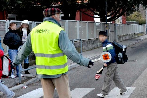 Nonni Vigile, ne arrivano di nuovi davanti a sette scuole