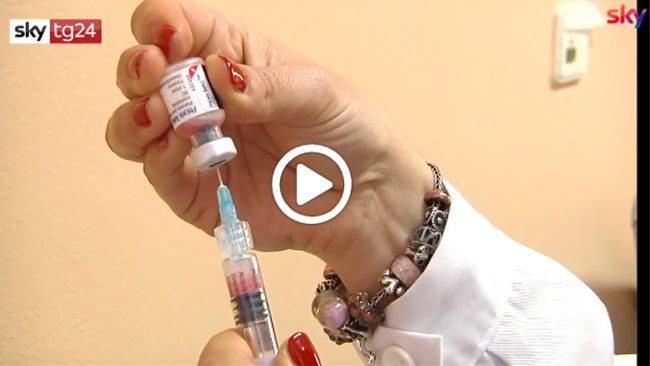 Vaccini a scuola, sanzioni ed esclusioni per chi non è in regola VIDEO