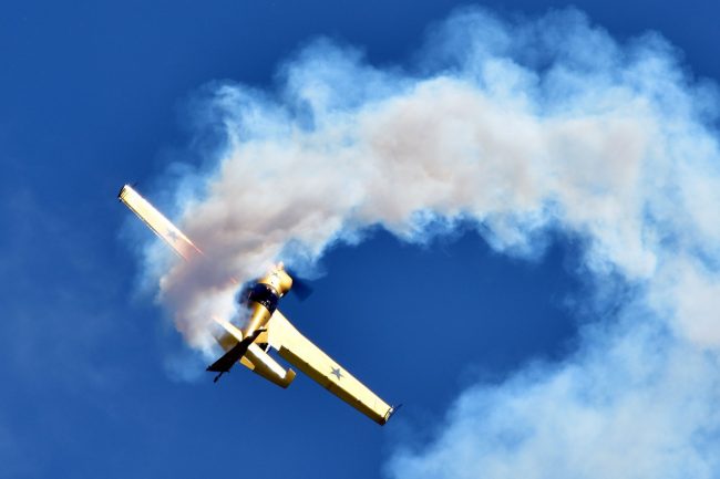 Frecce tricolori sul Garda, tutti a bocca aperta per le acrobazie del veronese Andrea Pesenato VIDEO