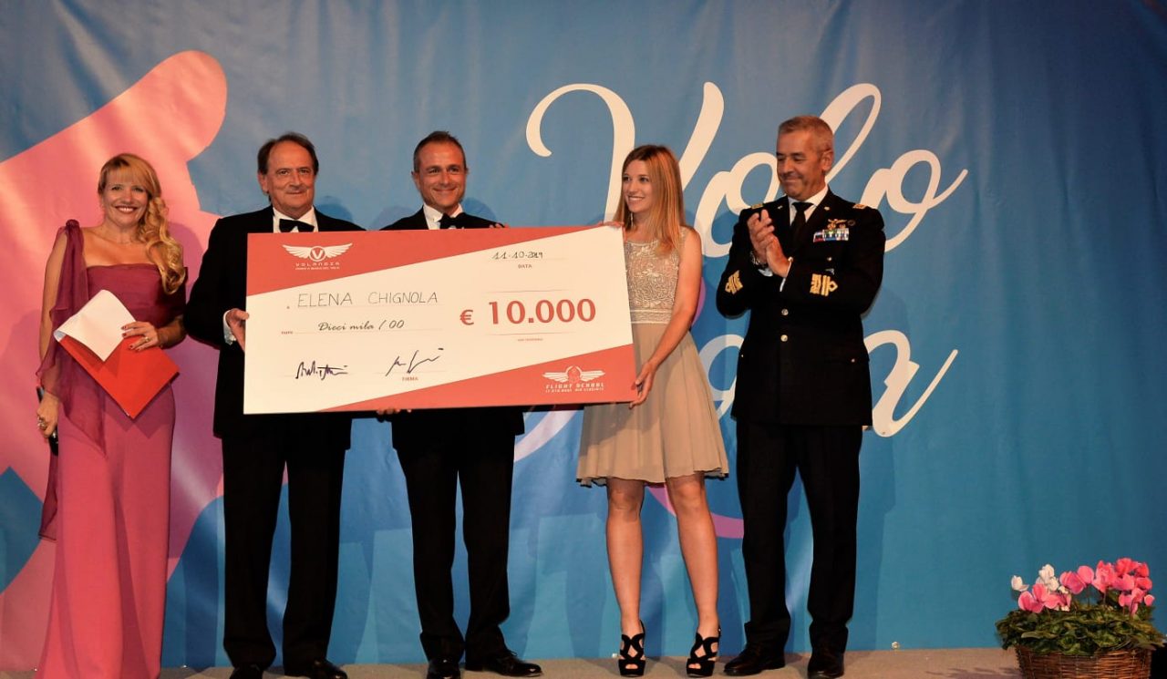 Volo in rosa, contributo di 20mila euro per le giovani future pilota