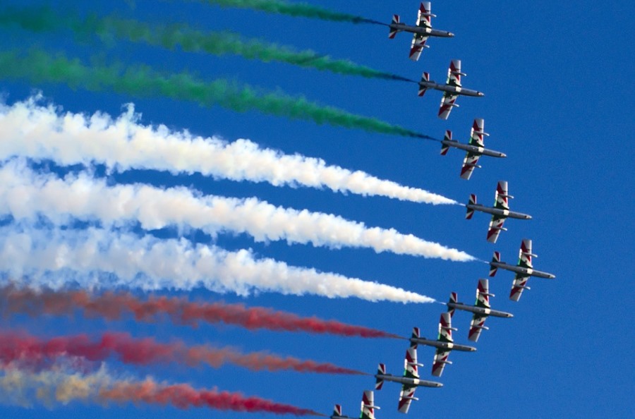 Le frecce tricolore sul lago di Garda VIDEO