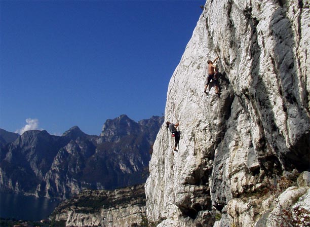 Si fa male durante l’arrampicata, ragazza soccorsa in Lessinia