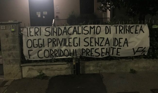 Striscioni fascisti contro i sindacati firmati dal Fronte Veneto Skinheads