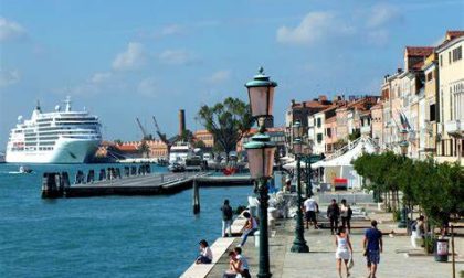 Grandi navi a Venezia: stop da aprile