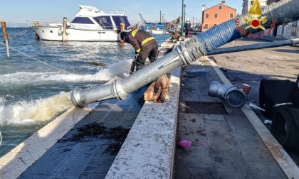 Vigili del fuoco veronesi ancora al lavoro per liberare Venezia dall'acqua