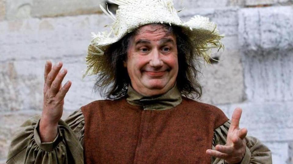 Puliero, una vita tra teatro e stadio