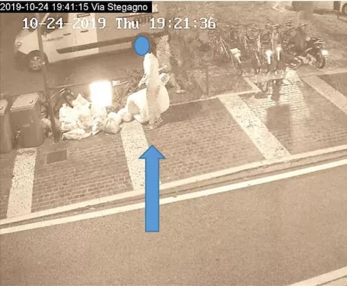 Abbandono dei rifiuti, le telecamera incastrano il responsabile