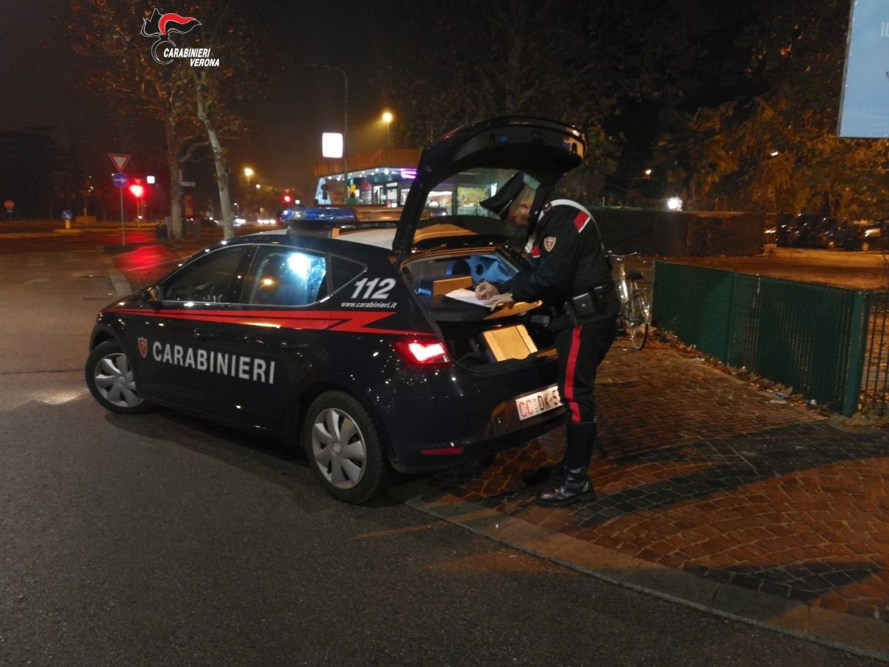Si collega abusivamente all’energia elettrica, arrestato