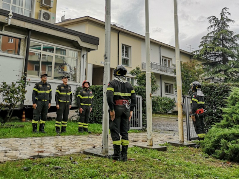 Esplosione cascina ad Alessandria, i vigili del fuoco di Verona hanno ricordato i colleghi caduti