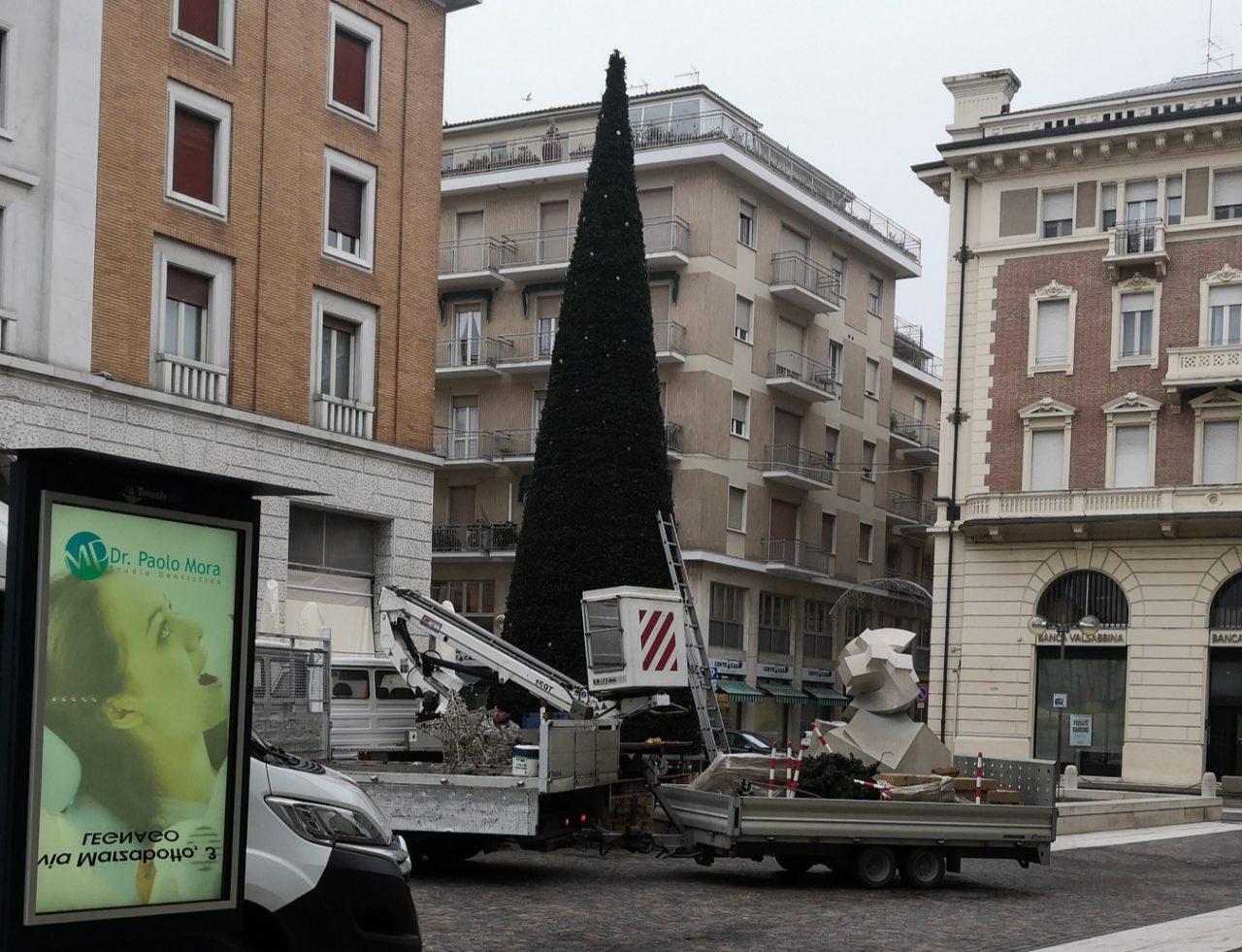 Pista di pattinaggio e albero tornano in piazza a Legnago