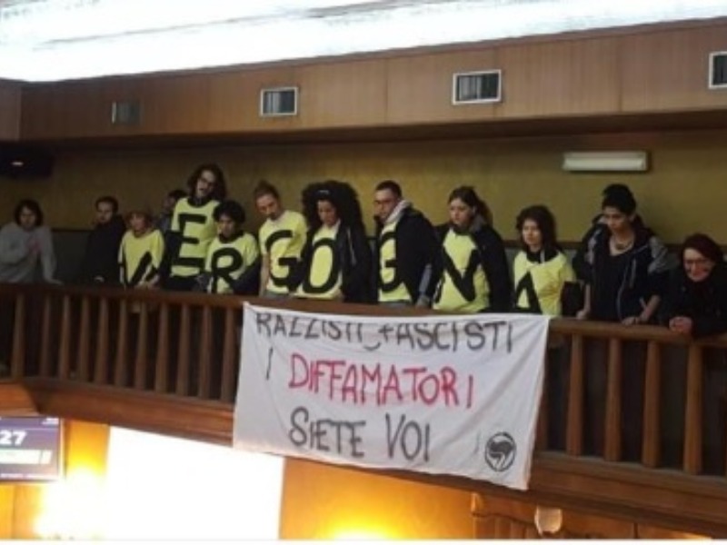Femministe di Non Una di Meno contro Bacciga, consiglio comunale sospeso