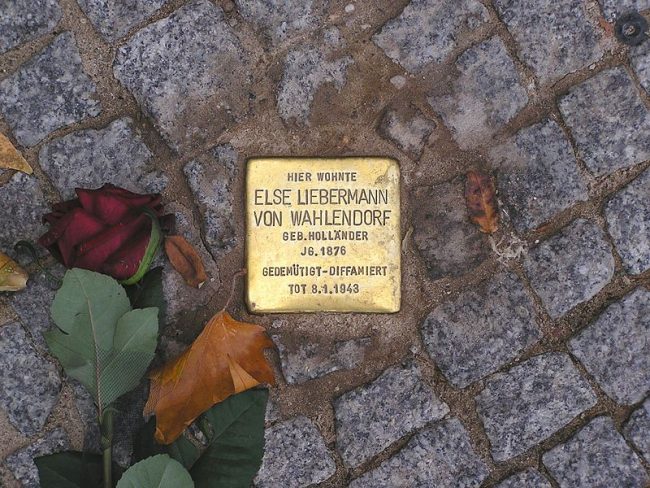 Negata la memoria dei deportati: La maggioranza non vuole le pietre d’inciampo