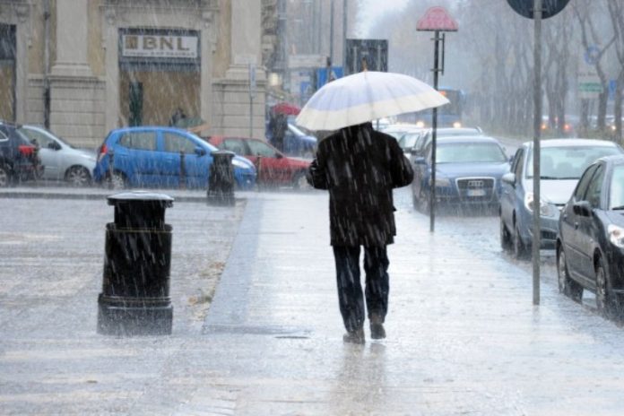 Allerta meteo arancione, forti piogge fino a sabato