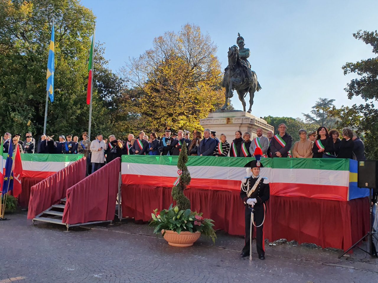 In piazza Bra le celebrazioni per la giornata delle forze armate