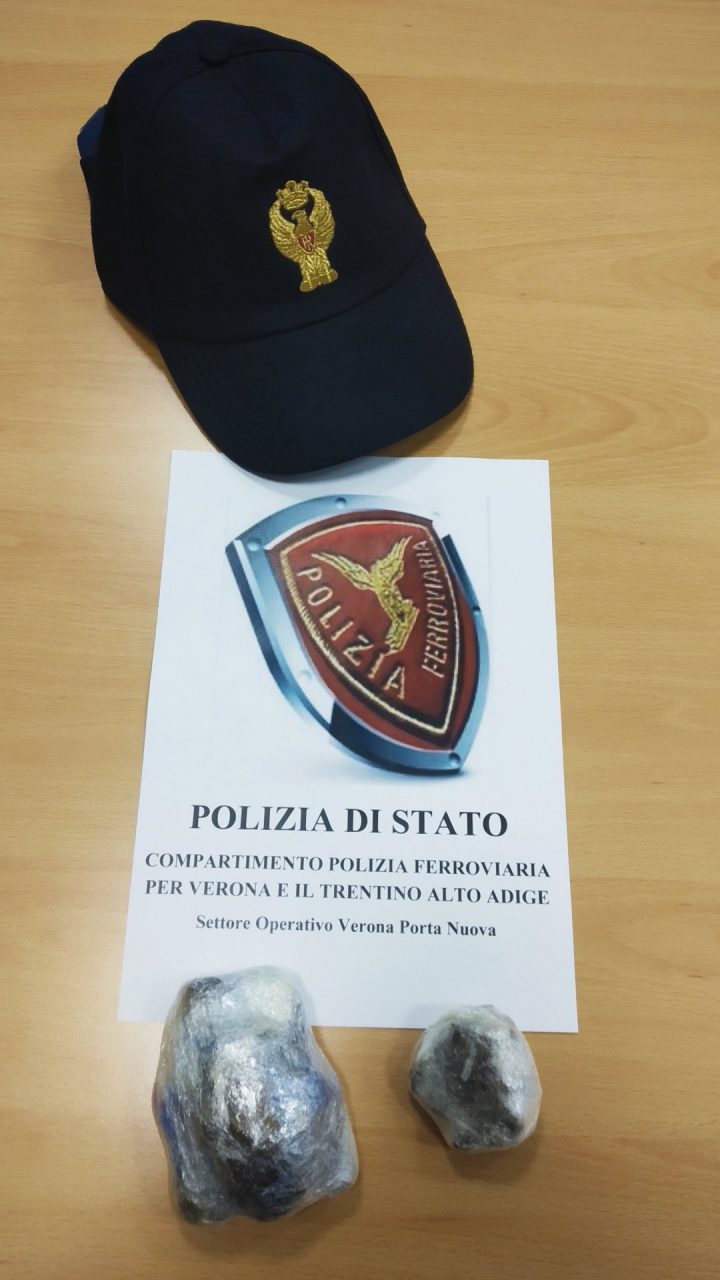 Corriere della droga arrestato dalla Polizia