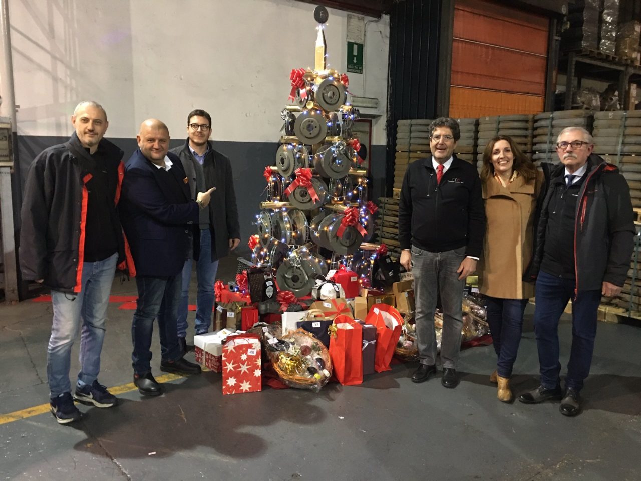 Accensione dell’albero di Natale fatto con dischi freno in ghisa all’ex Ferroli