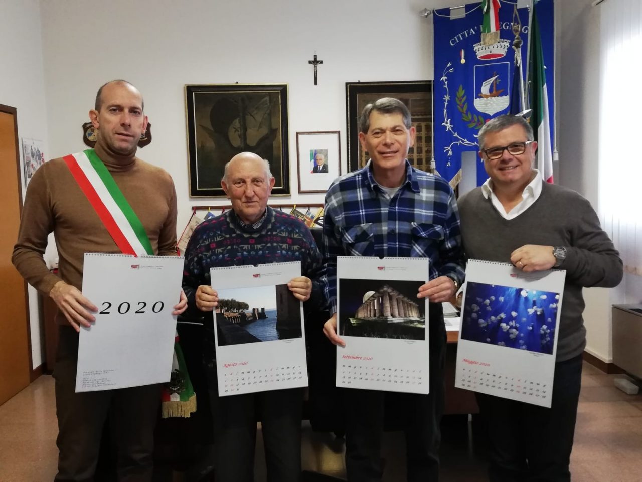 Legnago, il gruppo fotografico del DLF consegna il calendario 2020 all’Amministrazione