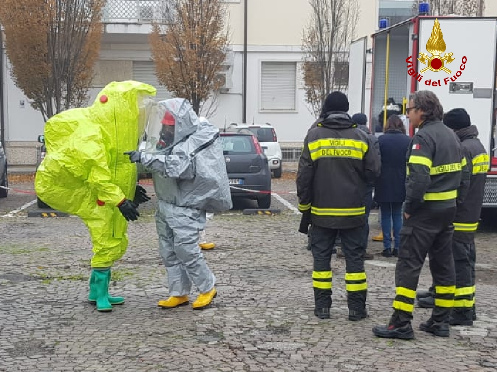 Vigili del fuoco Verona: esercitazione tecniche di decontaminazione