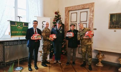 La "pandora" dell’Alpino addolcisce il Natale dei militari italiani