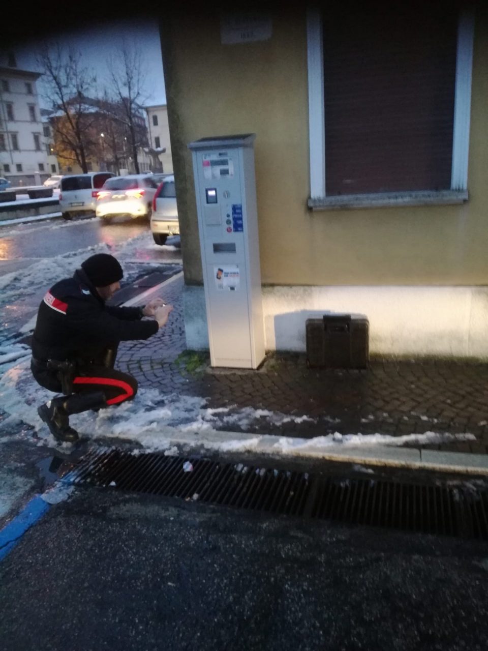Legnago: valigetta sospetta abbandonata alle Poste, intervengono i Carabinieri