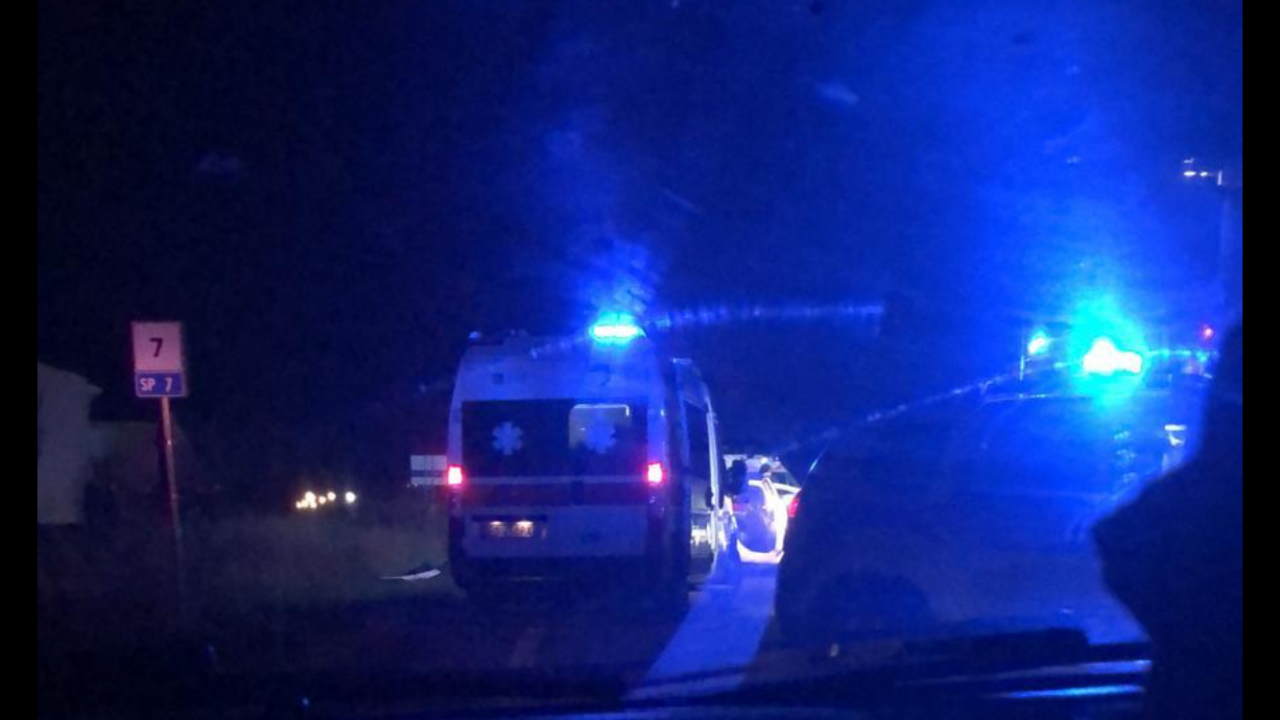Grave incidente tra auto, due persone decedute, una in codice rosso VIDEO