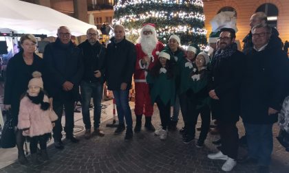 Acceso l'albero in piazza a Legnago, al via gli eventi natalizi
