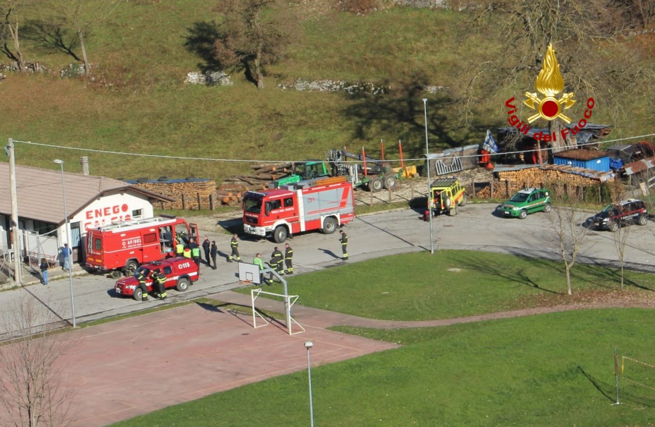 Scompare tra i sentieri di montagna: In corso le ricerche dei vigili del fuoco