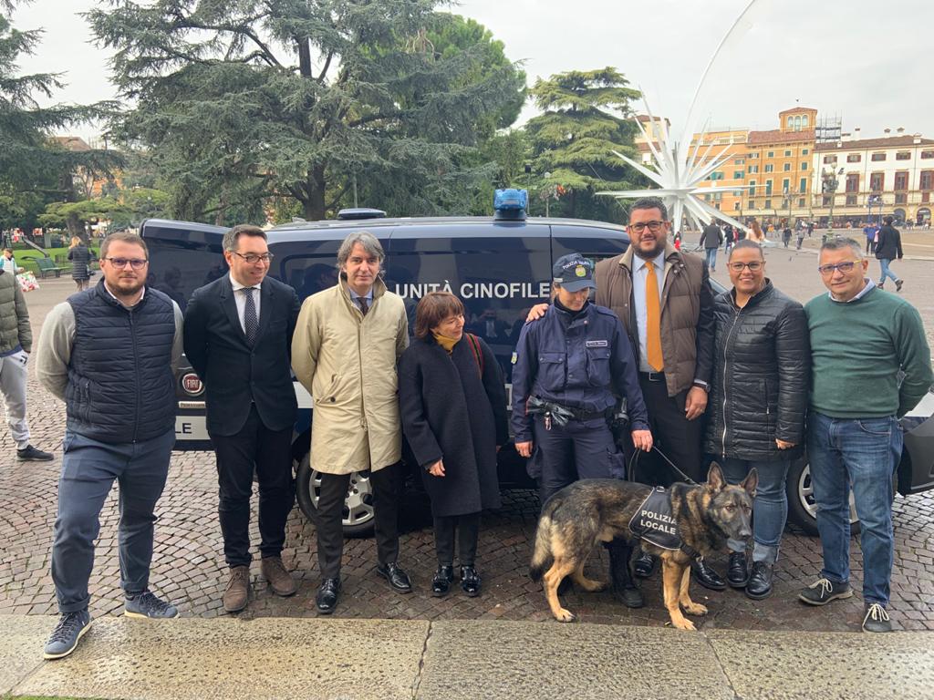 Operativa la nuova Unità cinofila della Polizia locale